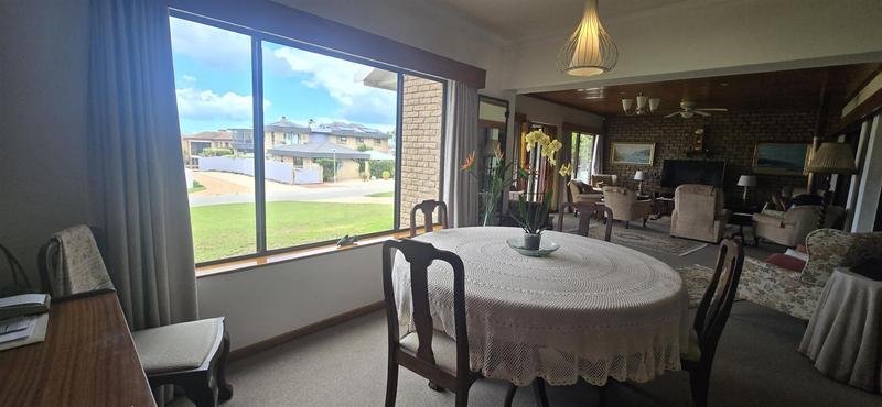 4 Bedroom Property for Sale in Outeniqua Strand Western Cape
